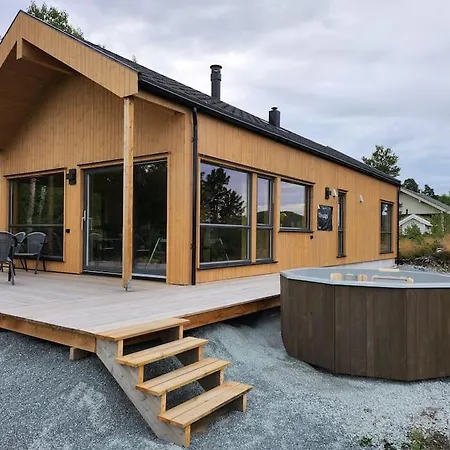 Nyoppfort Hytte Med Badestamp Levanger Exterior foto